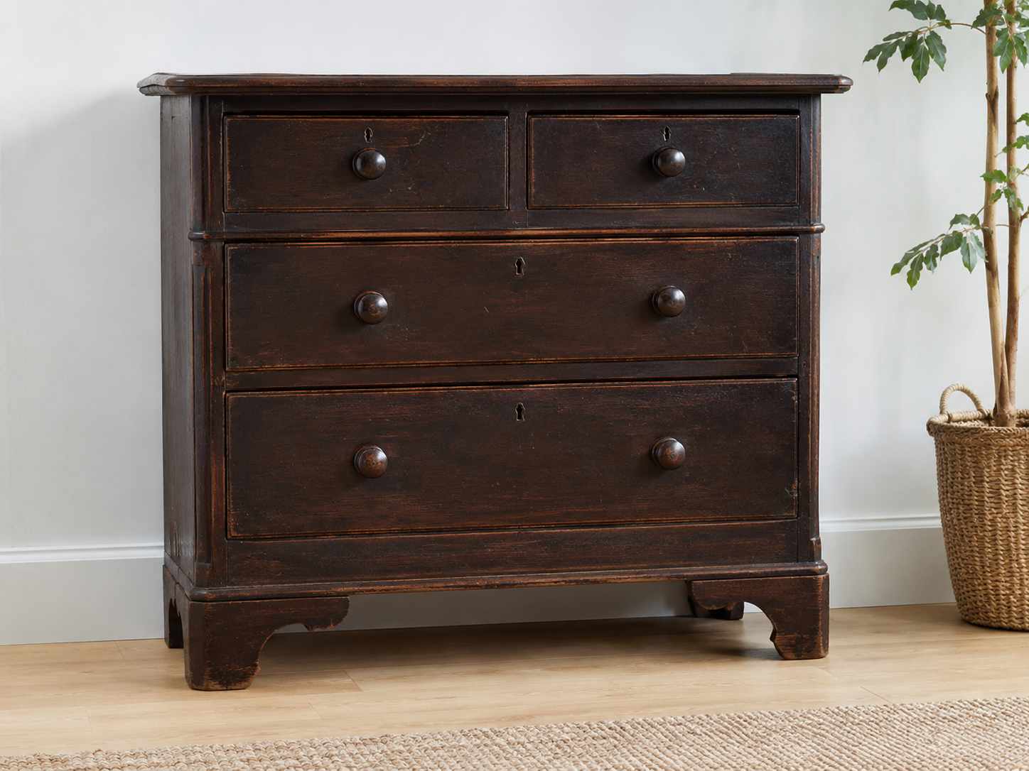 Cómo transformar un mueble oscuro